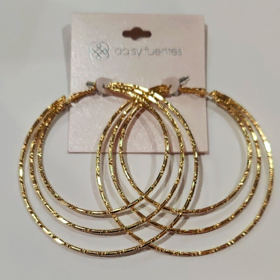 Daisy Fuentes Gold Toned Hoop Earrings